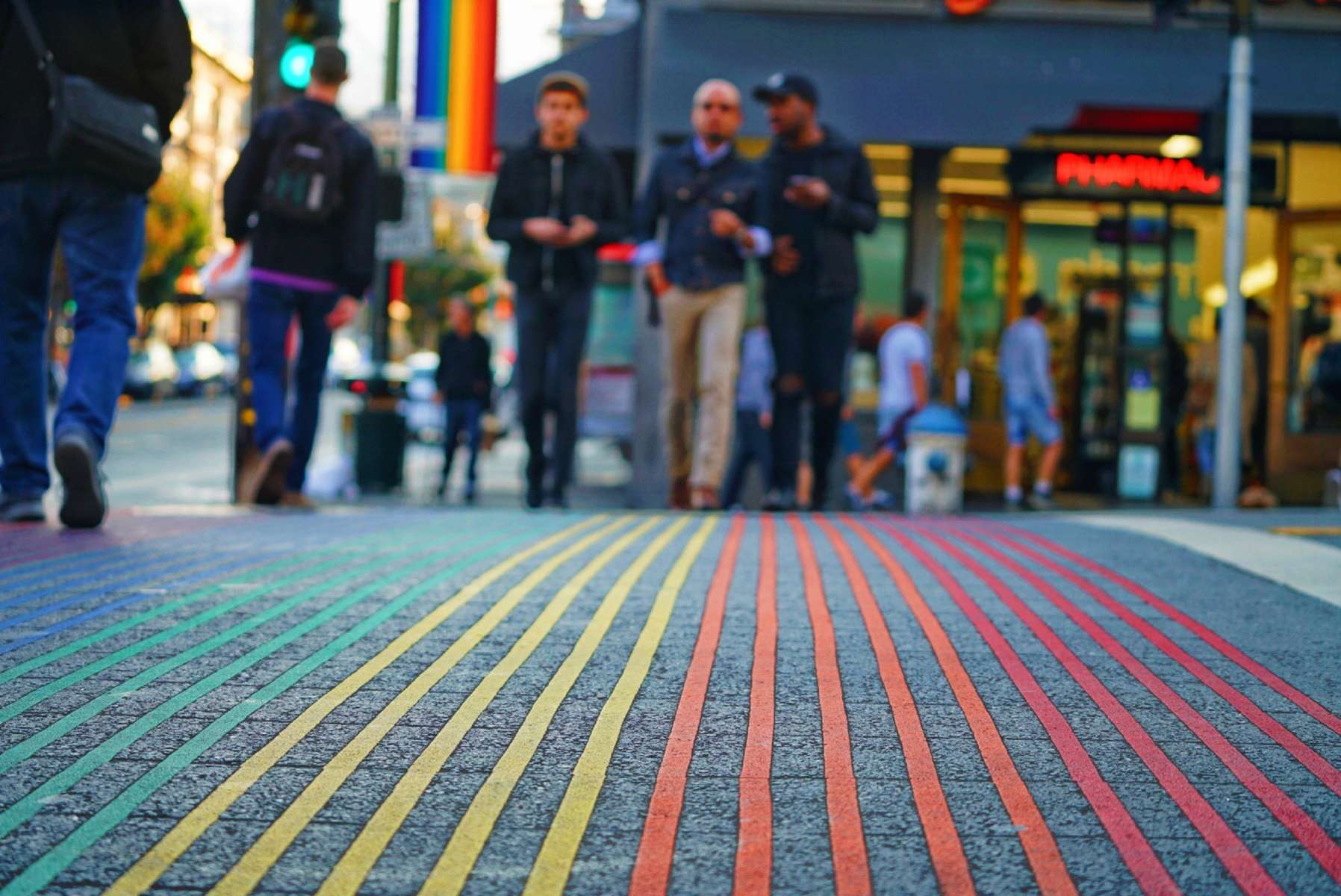 LGBT : L’égalité des chances commence au niveau local !