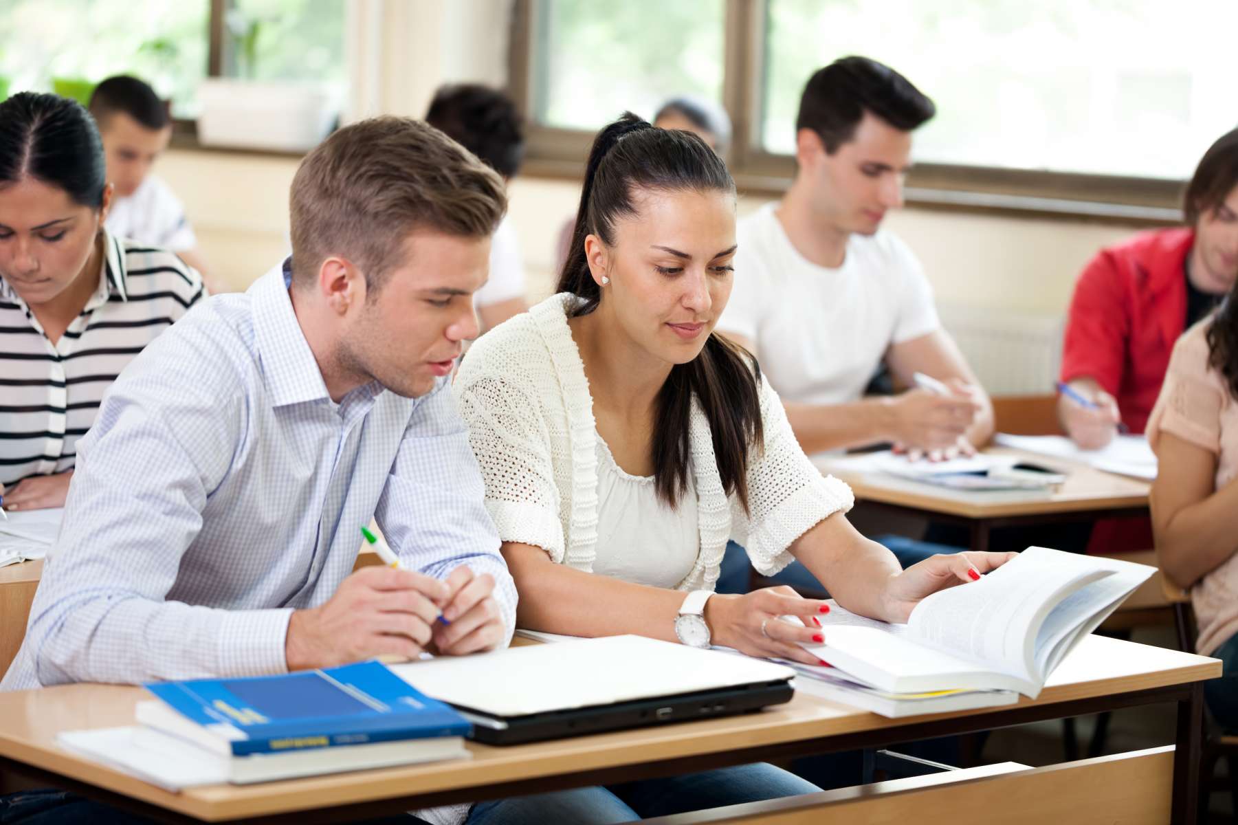 Statut enseignant des écoles à l’étranger :  « Le MR demande de reconnaître l’ancienneté de ces professeurs   pour les années prestées»