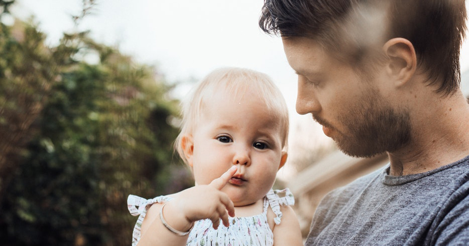 Indépendants : un congé de paternité pour mieux concilier vie professionnelle et familiale
