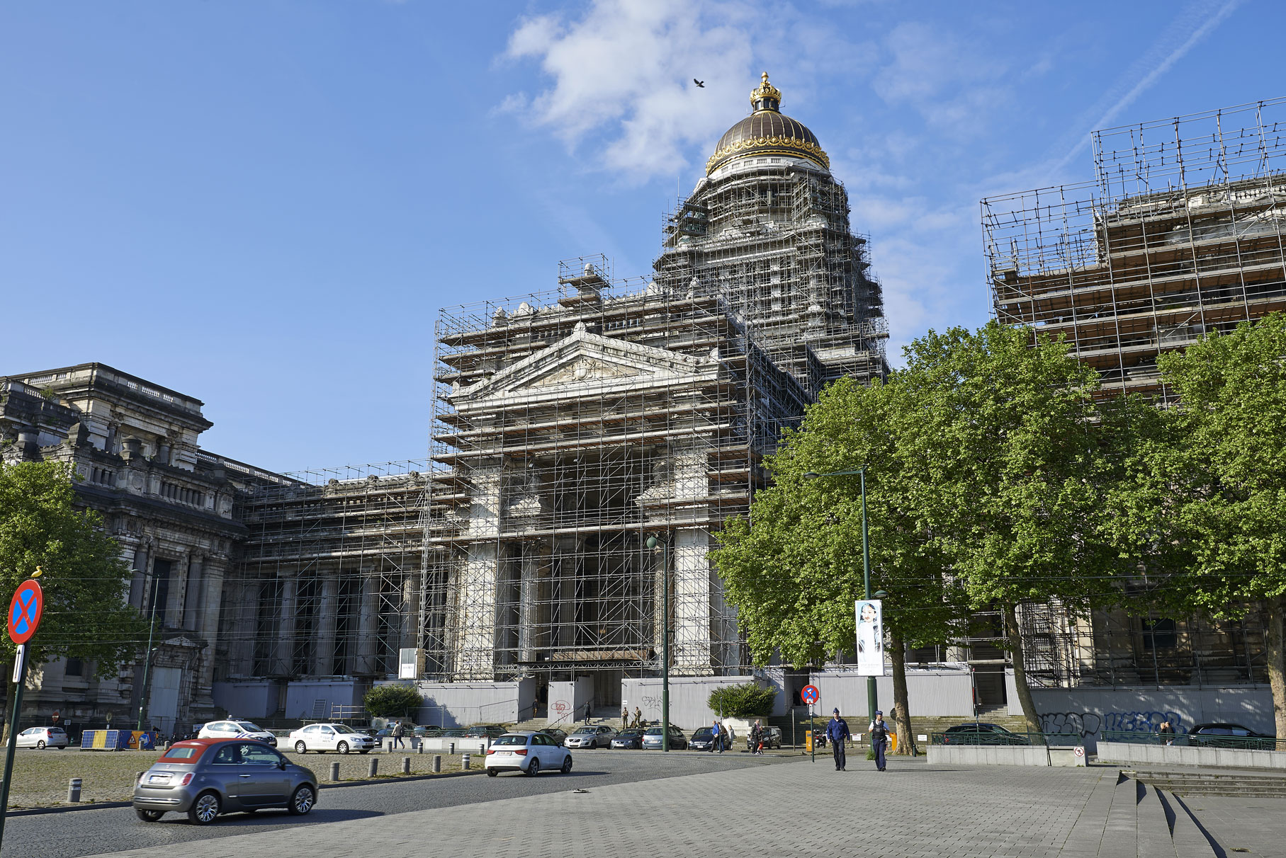 Palais de Justice de Bruxelles : encore un pas en avant. Le marché public pour la restauration de la façade Poelaert a été attribué