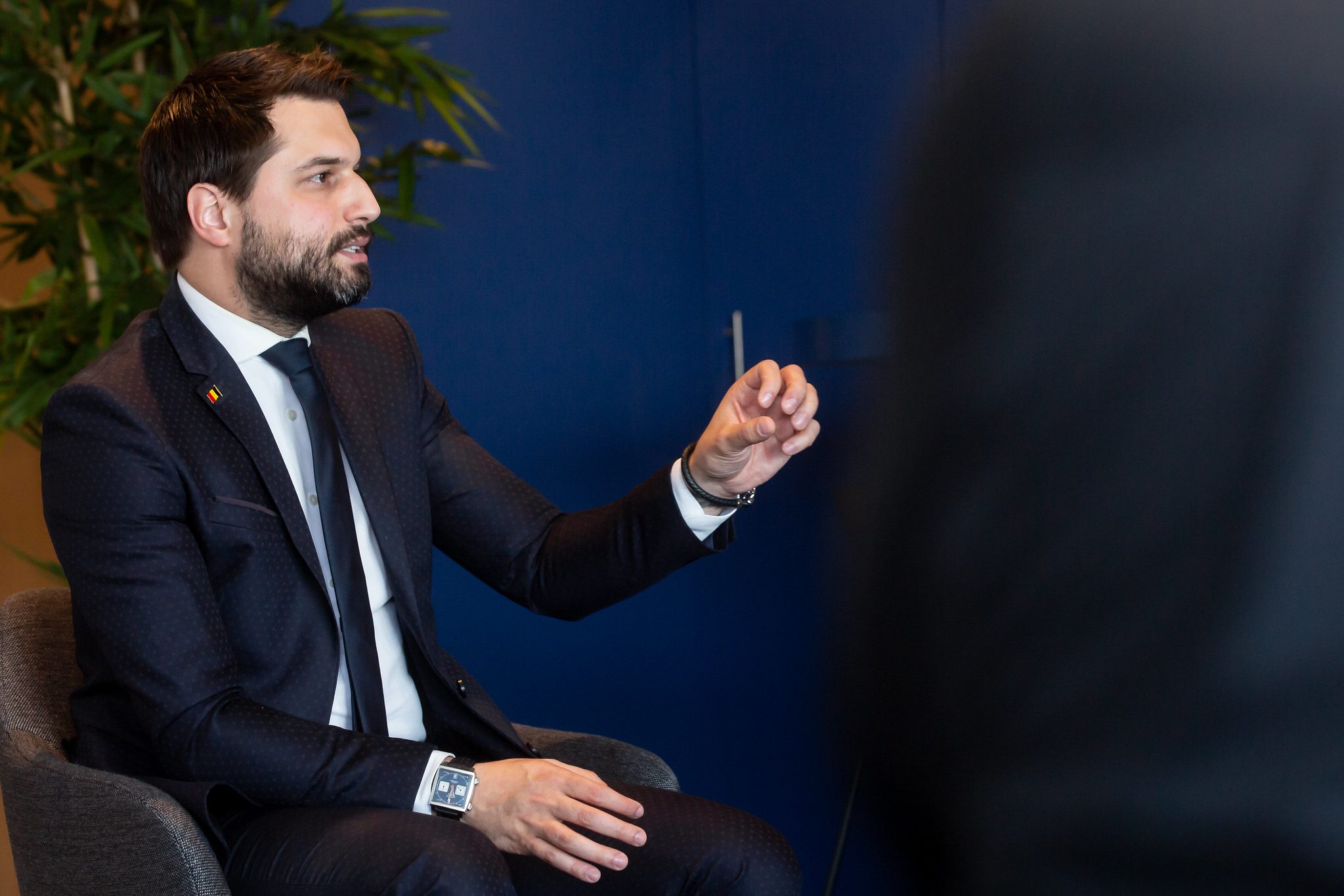 Métiers en pénurie : Georges-Louis Bouchez assume et dénonce les pros de l’indignation