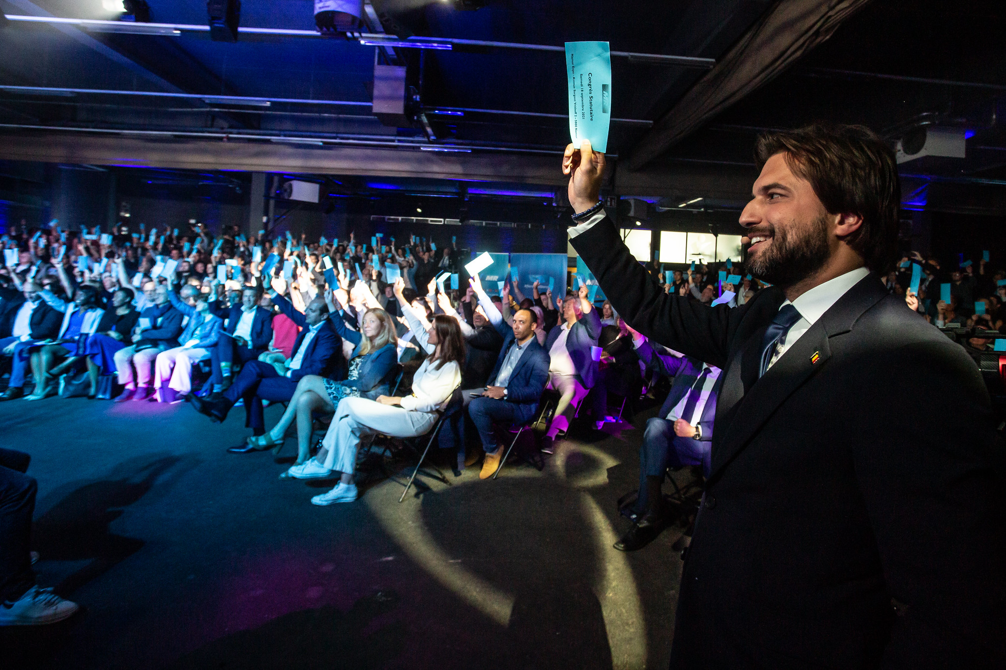 Les membres du MR ont voté les nouveaux statuts lors du Grand Congrès statutaire du MR