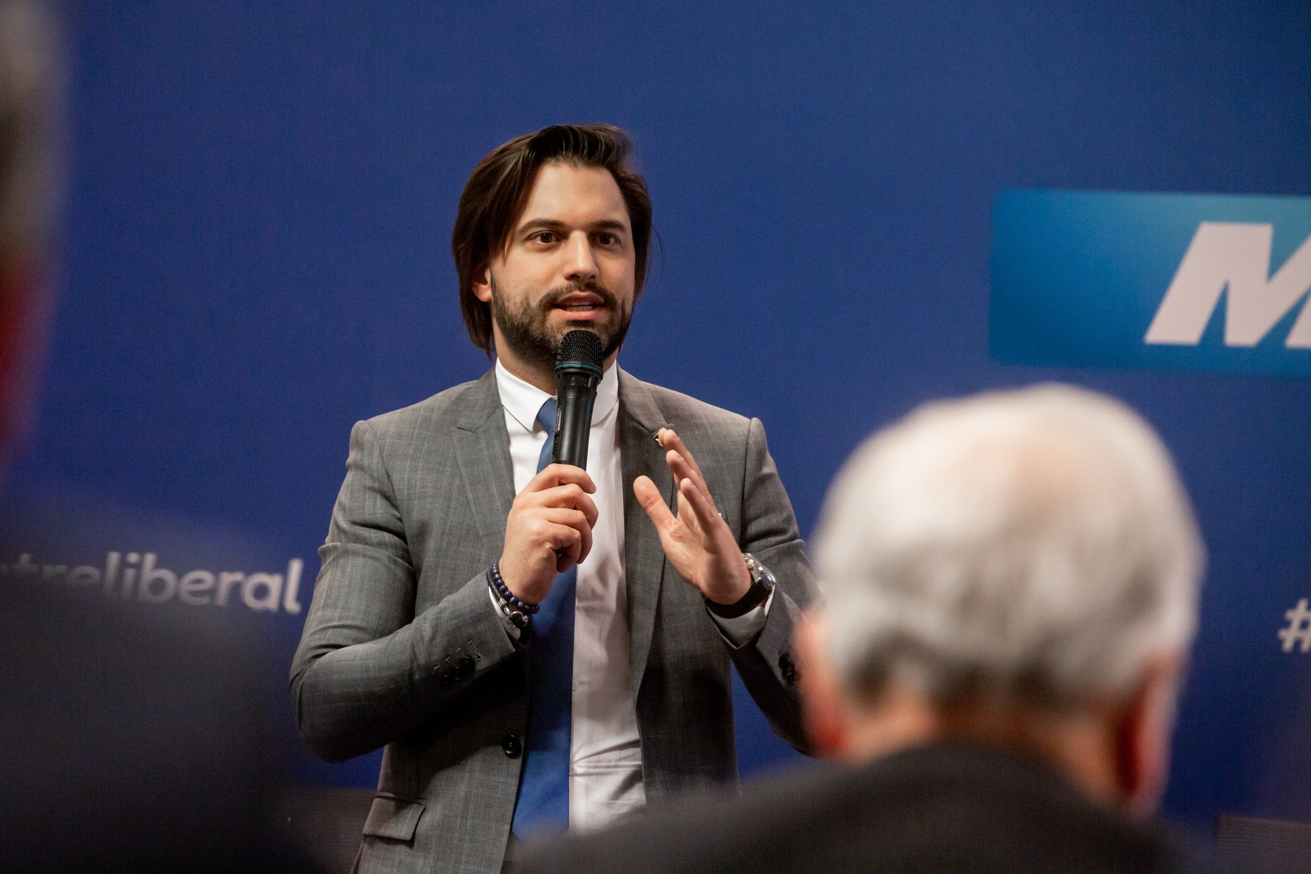 Georges-Louis Bouchez : « Vladimir Poutine veut empêcher le peuple ukrainien d’exercer sa liberté de choix démocratique. »