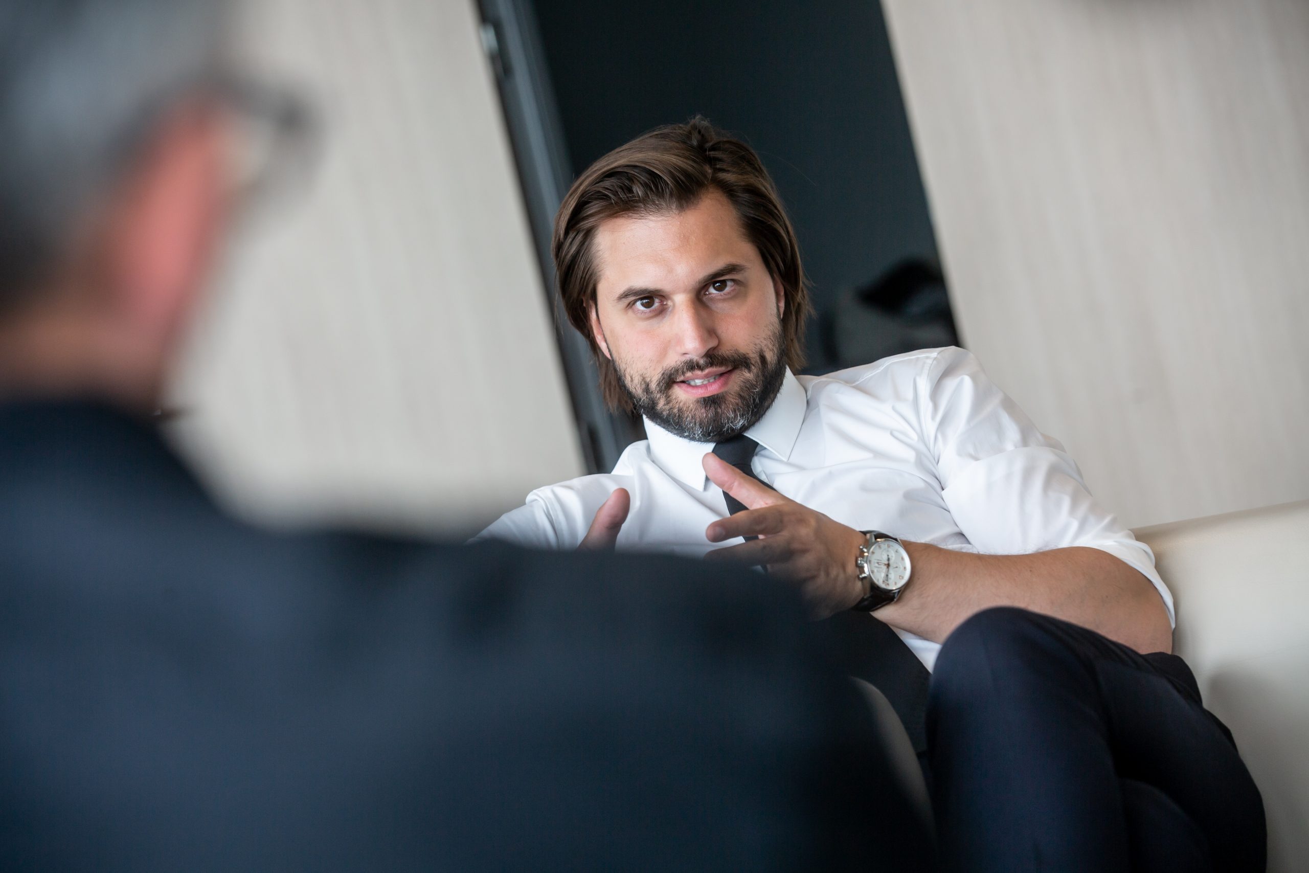 Interview d’été pour Georges-Louis Bouchez dans De Morgen