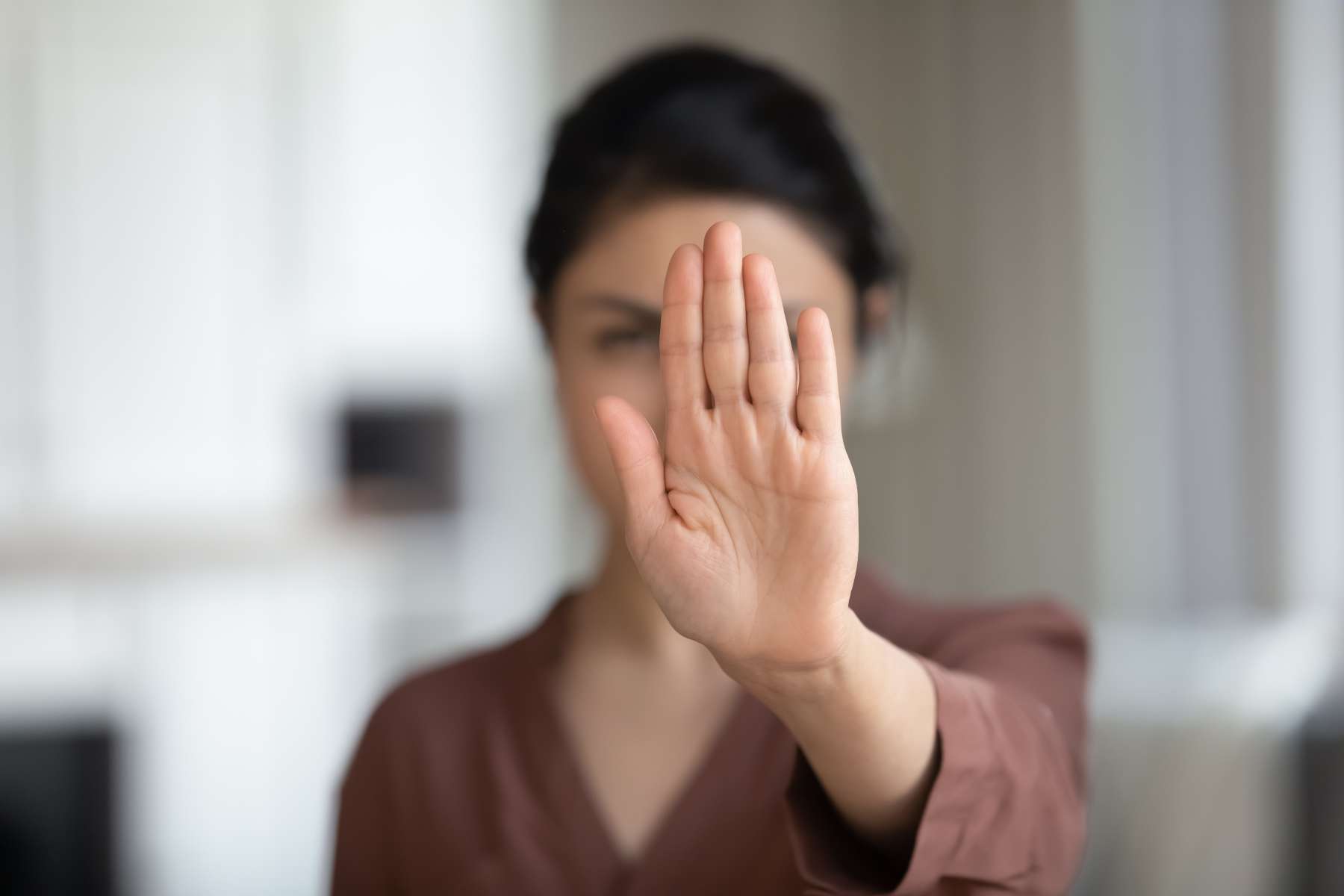 Violences faites aux femmes : bientôt des bracelets antirapprochement en Fédération Wallonie-Bruxelles