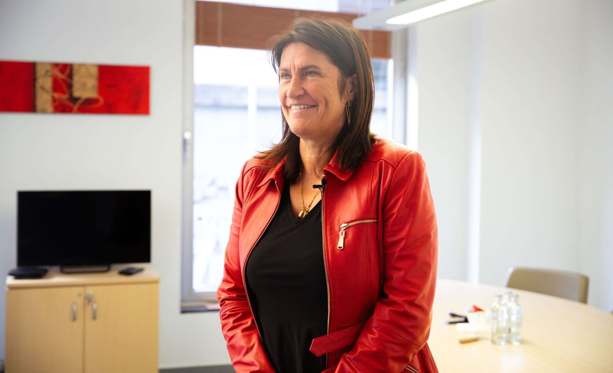 “Je ne veux pas interdire pour punir, je veux interdire pour protéger” : Jacqueline Galant veut interdire l’accès aux réseaux sociaux aux enfants de moins de 15 ans
